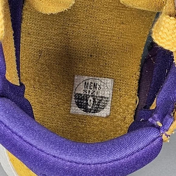 NIKE Blazer LUX Men's US 9 Lakers Yellow Purple Hi Top RARE